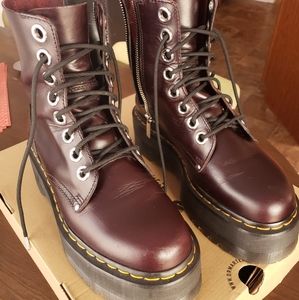 Dr. Martens Jadon Max